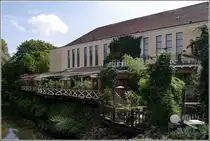 Ein Beispiel gelungener Geb�udeumnutzung in Osnabr�ck. 1922 entstand das Pottgrabenbad (Hallenbad) direkt an der Hase. Ende der 1990er Jahre wurde es dann zum Alando Palais umgebaut und bietet anspruchsvolles Entertainment. 10.09.2011