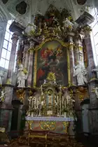 Edelstetten, Stiftskirche St. Johannes, Hochaltar mit Gem�lde von Johannes 
Storer von 1660, Landkreis G�nzburg (15.09.2011)