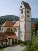 F�ssen, Ehem. Benediktinerklosterkirche St. Mang, erbaut im 12. Jahrhundert, umgebaut bis 1717 von J. Herkommer (11.07.2010)
