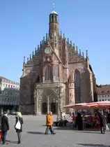 N�rnberg, Kath. Frauenkirche am Hauptmarkt, gestiftet 1349 von Kaiser Karl IV.
(08.03.2011)
