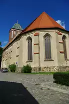 Senftenberg, Peter und Paul Kirche, erbaut im 13. Jahrhundert mit prachtvollem 
Netzgew�lbe (24.07.2011)
