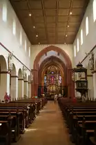 Seligenstadt, Eiinharts-Basilika, ehem. Benediktinerabteikirche, erbaut ab 840, 
marmorne Hochaltar von 1715 (26.04.2009)