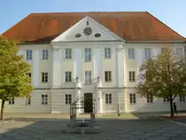G�nzburg, ehemalige �sterreichische Kaserne, jetzt Haus der Bildung (26.09.2011)