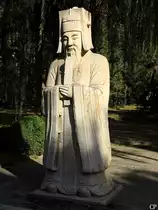 Eine W�chterstatue auf dem Weg der Seelen bei den Minggr�bern. (18.9.2011)