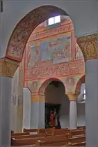 Rundgang durch St. Georg. Blick vom Seitenschiff ins Hauptschiff. Reichenau, Januar 2010.