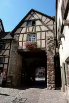 Reichenweier im Elsa�, das Obertor, stadtausw�rts gesehen, �u�ere Befestigungsanlage um 1500, Sept.2011