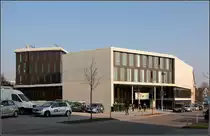 . Generationshaus CANN in Stuttgart-Bad Cannstatt - 

Das 2011 fertiggestellte Geb�ude vereint Jugendhaus, Jugendherberge und Haus der Familie unter einem Dach. Es steht nahe dem Bahnhof Bad Cannstatt und wurde von Auer, Weber und Assozierte geplant. 

Mehr Bilder unter:
http://architektur.startbilder.de/name/galerie/kategorie/architekten~auer-weber-architekten~2011-cann-stuttgart-bad-cannstatt.html

M�rz 2011 (Matthias)