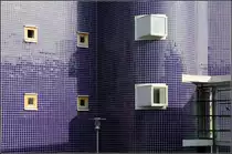 . Kleine �ffnungen - Amstgericht Pforzheim. Kleine Fenster f�r Nebenr�ume und das Treppenhaus. M�rz 2011 (Matthias)