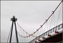 . Holbeinsteg - Fu�g�ngerh�ngesteg �ber den Main in Frankfurt. Architekten: Albert Speer und Partner, Fertigstellung: 1990, September 2011 (Jonas)