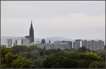 . Stra�burg von Deutschland aus gesehen - Franz�sische Plattenbauten vor dem M�nster. Blick von einem Aussichtsturm in Kehl, September 2011 (Jonas)