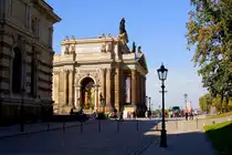 Blick vom Albertinum am Tzschirnerplatz (links) entlang des Br�hlschen Gartens (rechts) zur Br�hlschen Terrasse in Dresden. Das Geb�ude hinten links geh�rt zur Hochschule der Bildenden K�nste. (Aufnahme vom 06.10.2011)