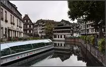 . Petite France - Ein Sightseeing-Boot auf dem Canal de Navigation in Stra�burg. September 2011 (Jonas)
