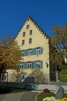 Lahr im Schwarzwald, die Stiftschaffnei, ehemaliges Lagerhaus des Lahrer Stifts aus dem 16.Jahrhundert mit sch�nem Staffelgiebel, Nov.2011