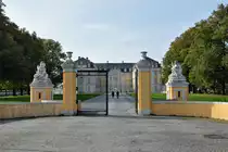 Eingang zum Schlo� Br�hl von Osten - 17.10.2011