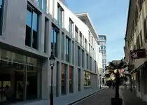 Freiburg im Breisgau, Blick in die Predigerstra�e mit dem  neuerbauten  Quartier Unterlinden  (links), Sept.2011