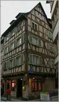 Ein altes Fachwerkhaus in der Innenstadt von Strasbourg.
(28.10.2011)