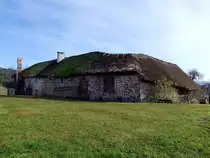 Denkmalgesch�tzter, Strohgedeckter Bauernhof im M�hlviertel;101022