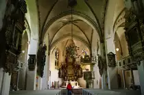 Rendsburg, St. Marien Kirche, Langschiff nach Osten mit Hochaltar von 1648, dem Hauptwerk des Bildschnitzers Henning Claussen (24.05.2011)