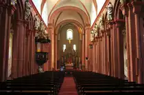 Ilbenstadt, Klosterkirche St. Maria und St. Petrus, Apostelfiguren um 1700 von 
C. Werr, Grabmahl von Gottfried von Kappenberg (31.05.2009)