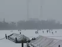 Eislaufen in der Rummelsburger Bucht - im strengen Winter 2011/12 sehr beliebt. 5.2.2012