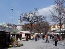 Gesch�ftliches Treiben herrscht am Viktualienmarkt, welcher seit 1807 nicht mehr aus dem M�nchner Stadtleben wegzudenken ist ;110329