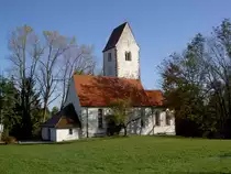 Rauns bei Waltenhofen, St. Cosmas und Damian Kirche, erbaut 1250 von den 
Herren von Rauns, 1548 vom Stift Kempten erworben, seit 1936 Eigentum der 
Gemeinde, Kreis Oberallg�u (23.10.2011)