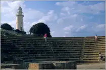 Hinter dem antiken Odeion in Paphos wurde der Leuchtturm errichtet. Scan eines Dias vom Herbst 1989.