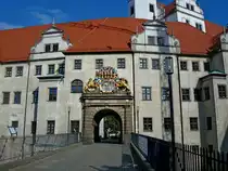 Torgau an der Elbe, der Haupteingang zum Renaissanceschlo� Hartenfels aus dem 15.-16.Jahrhundert, Juni 2010 