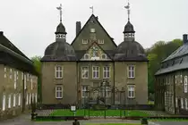 Schloss Neuenhof, erbaut ab 1643, Stammsitz von Alhard Freiherr von dem 
Bussche-Kessell, L�denscheid (07.05.2010)