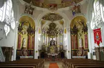 Bobingen, Chor und Alt�re der Wallfahrtskirche Unserer Lieben Frau, erbaut von 1748 
bis 1751 durch Vitus Felix Rigl, Klassizistische Seitenalt�re und Rokokokanzel (10.07.2011)