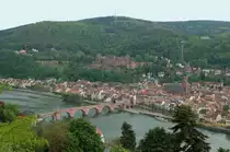 Blick auf die alte Br�cke, die Heidelberger Altstadt, das Schloss und den K�nigsberg. Aufgenommen aus der Sicht von dem Philosophenweg, am 4. Mai 2010.

