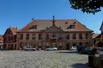 Bergheim, das Rathaus von 1767, 2000 Einwohner z�hlender Weinort im Oberelsa�, Sept.2011
