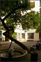 Berliner Hinterh�fe: Schatten und Erfrischung