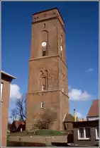 Der alte Leuchtturm von Borkum war bis 1876 in Betrieb. Der Turm wurde bereits 1576 errichtet, aber erst 1817 mit einem Feuer versehen. Scan eines Dias vom April 2005.