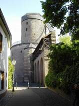 Kempen Altstadt: Eine pfiffige Idee unserer Vorfahren war das Errichten der Turmm�hle im Jahre 1481 auf der Stadtmauer - so konnten etliche Meter an H�he beim Bau der M�hle eingespart werden.
