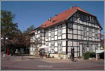Vor dem Neubau des Rathauses war in diesem Fachwerkgeb�ude das Bauamt der Stadt Uelzen untergebracht. Heute beherbergt es ein italienisches Restaurant. Aufnahmedatum: 06.05.2007