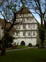 Schw�bisch Gm�nd, Stadtbibliothek, ehem. Amtshaus im Hl. Geist Spital, Ostalbkreis 
(26.04.2012)