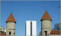 Tallinn, die Stadt der unz�hligen T�rme, und wie man sieht, wird die alte Tradition auch in der Neuzeit gepflegt...
1. Mai 2012