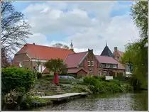 . Greetsiel (Krummh�rn) - Die evangelisch-reformierte Kirche von Greetsiel vom Kanal aus gesehen am 06.05.2012. (Jeanny)