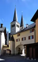 Berchtesgaden - Tor zum Schlo�platz und T�rme der Stiftskirche - 26.04.2012