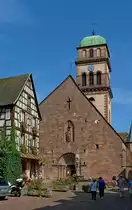 Kaysersberg, die Heilig-Kreuz-Kirche, �berwiegend romanisch, geht zur�ck auf das 13.Jahrhundert, Aug.2011
