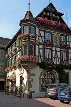 Kaysersberg, das sch�ne Fachwerkhaus  Loewert  aus dem 16.Jahrhundert, Aug.2011