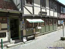 Kleine Gasse in der N�he des Rathauses ist der Schuhhof mit diesem kleinen Antiquariat (Quedlinburg, Landkreis Harz in Sachsen-Anhalt, Juni 2012)