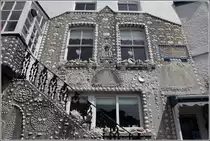 Polperro. Origineller Hausschmuck am Shell House. 31.05.2012