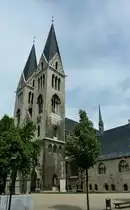 Halberstadt, die Westfassade des Domes mit den Doppelt�rmen,