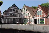 Jork im Alten Land. Geb�ude am Fleet. 23.05.2012