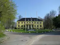 Nordwestmecklenburg; Gutshaus, Hotel an der Stra�e der Freundschaft, Harkensee [15.04.2011]