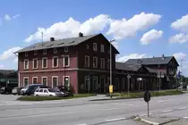 Bahnhof Kamenz, aufgenommen am 22.06.2012, kurz nach Abschlu� der umfangreichen Umbauarbeiten, vor allem im Innenbereich! Das �u�ere Erscheinungsbild des Empfangsgeb�udes ist gl�cklicherweise erhalten geblieben!