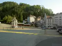 Einsiedeln, Klosterplatz mit Frauenbrunnen von 1900 (11.08.2012)