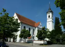 Ummendorf, die katholische Johanneskirche, der barock-klassizistische Bau geh�rt zu den eindrucksvollsten Dorfkirchen in Oberschwaben, Aug.2012
